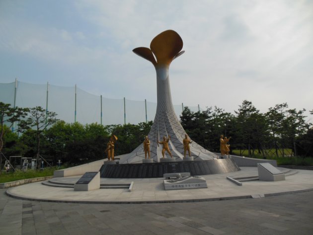 園内に設置されている光州独立運動記念タワー